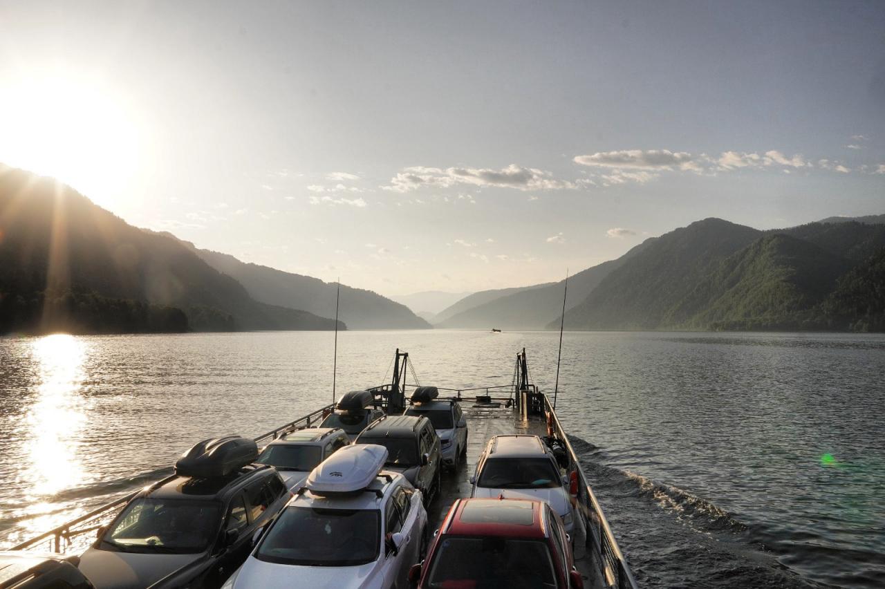 Рассвет на озере 