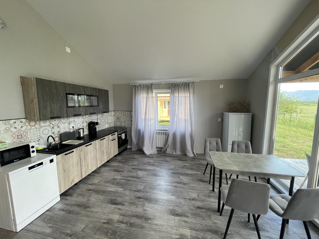 Дом Барн-Хаус на 9 человек. Общий зал-кухня-гостиная.