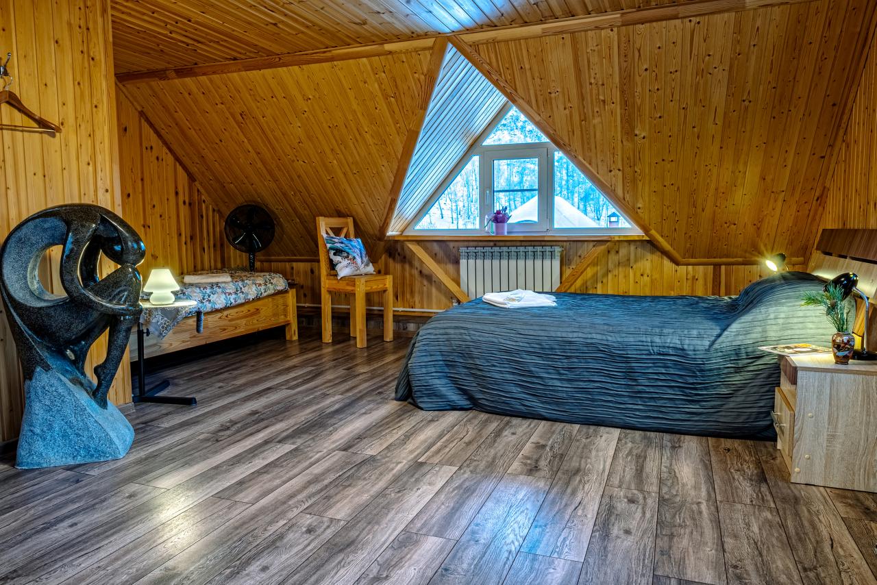 Комната 1 (Вместимость - до 4 человек)