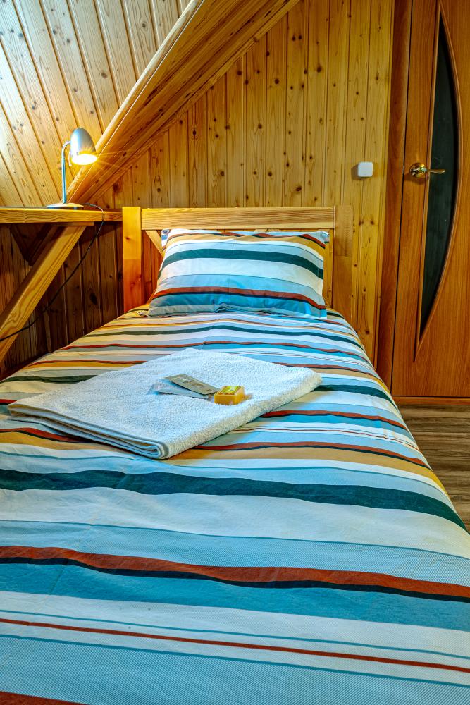 Комната 1 (Вместимость - до 4 человек)