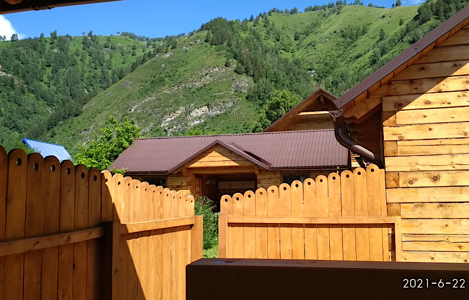 Вид от домиков Комфорт на горы