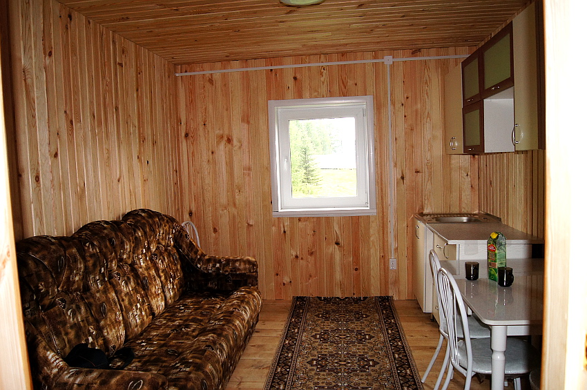 Кухня в шестиместном доме