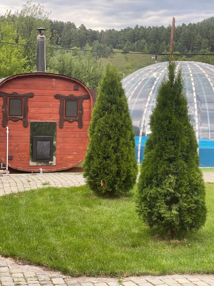 Баня на берегу реки Катунь в Горном Алтае