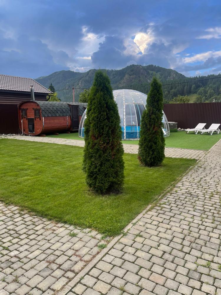 Гостевой дом "Славный" на берегу реки Катунь в Горном Алтае