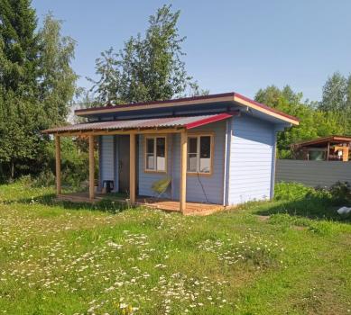 Дом у реки Бия (300 м)