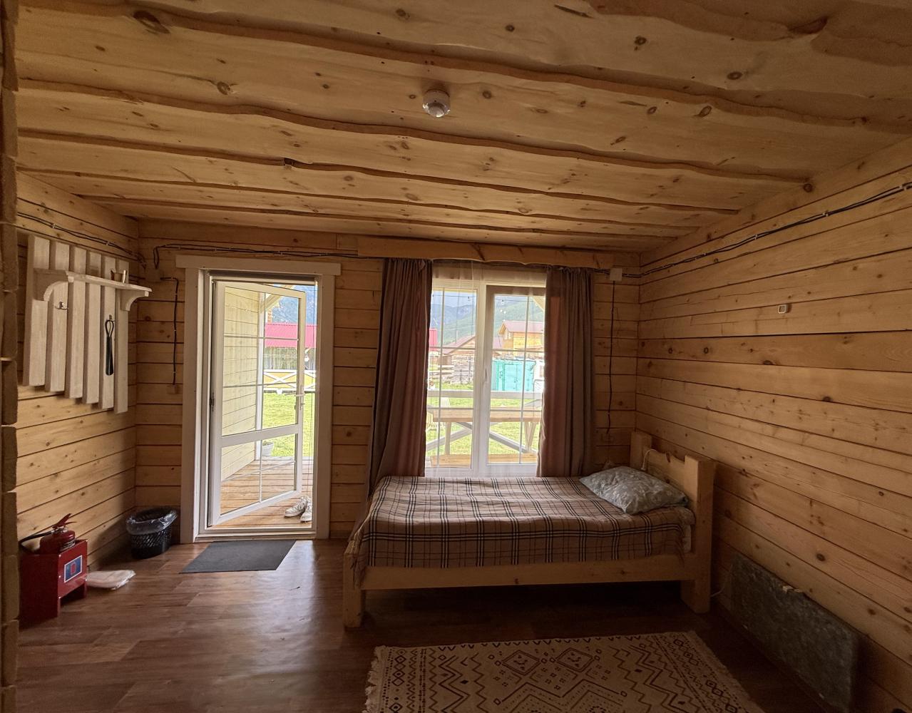 Номер 1 семейный с двухспальной и односпальной кроватями