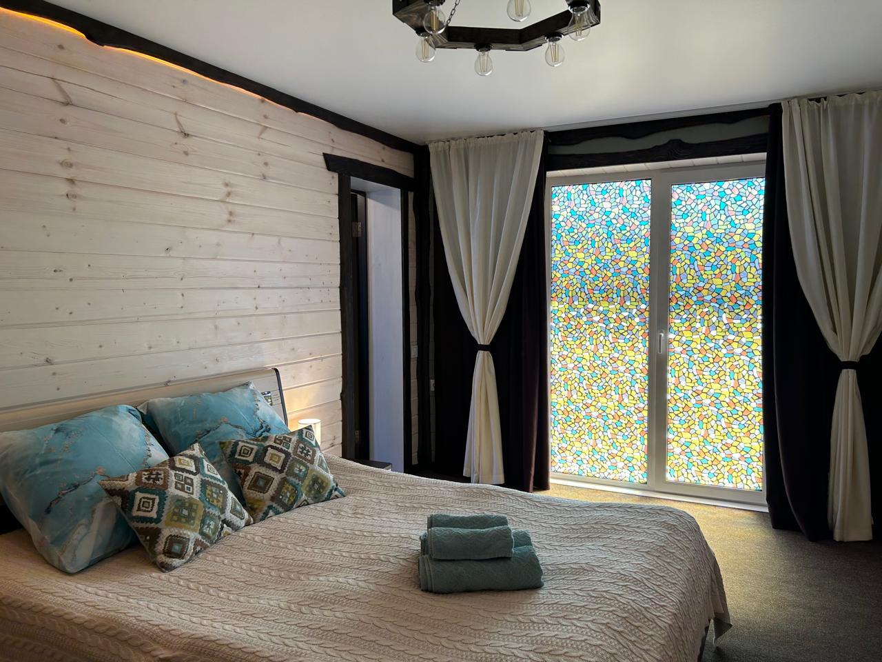 Дом в Чемале на отдельной территории