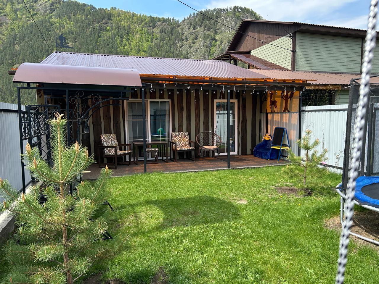 Дом в Чемале на отдельной территории