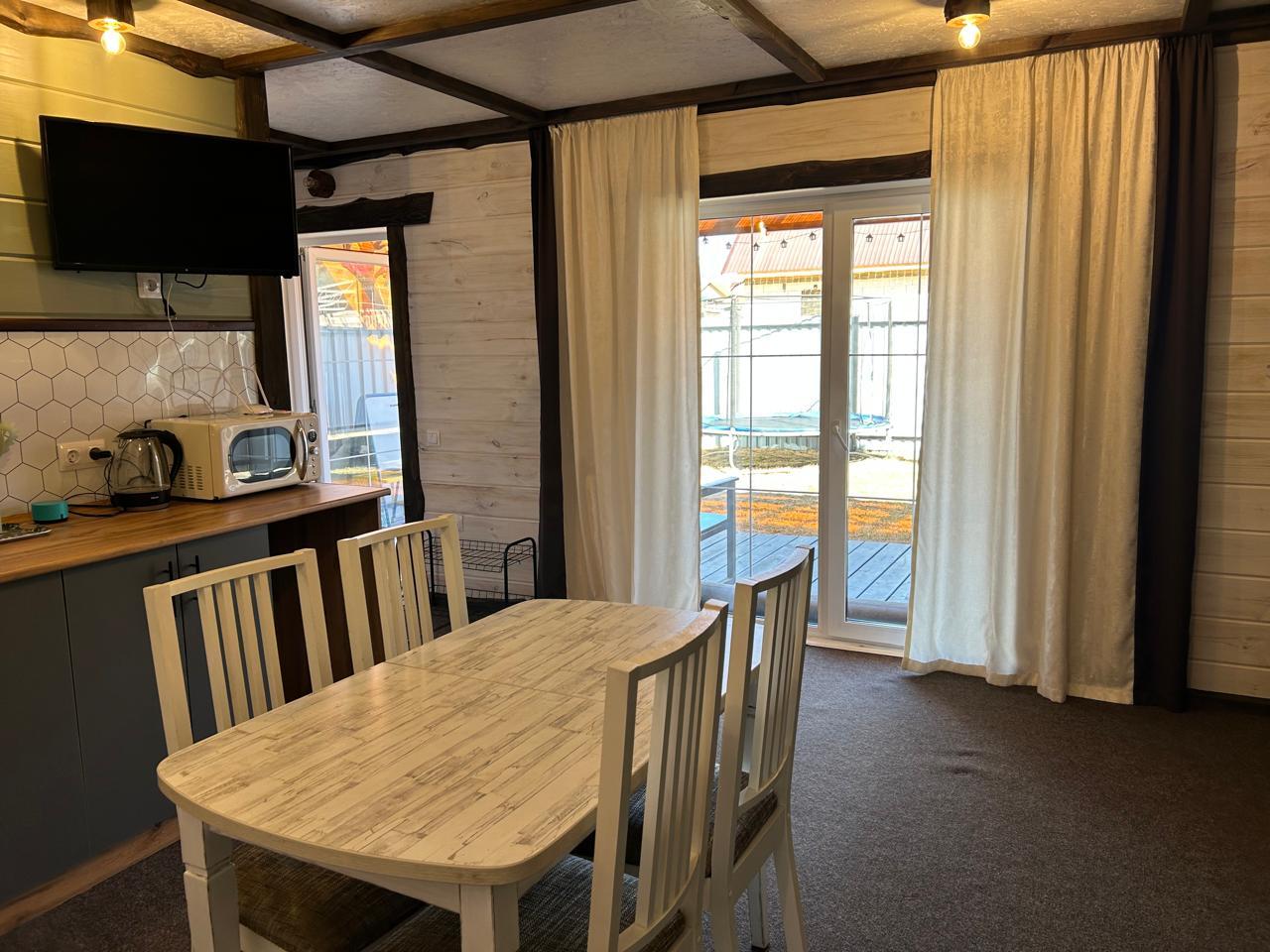 Дом в Чемале на отдельной территории