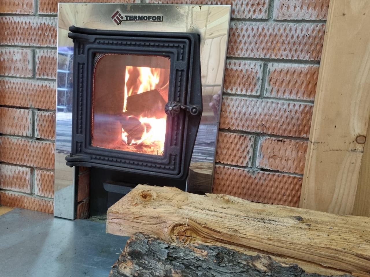 Баня с камином на Алтае у реки Катунь