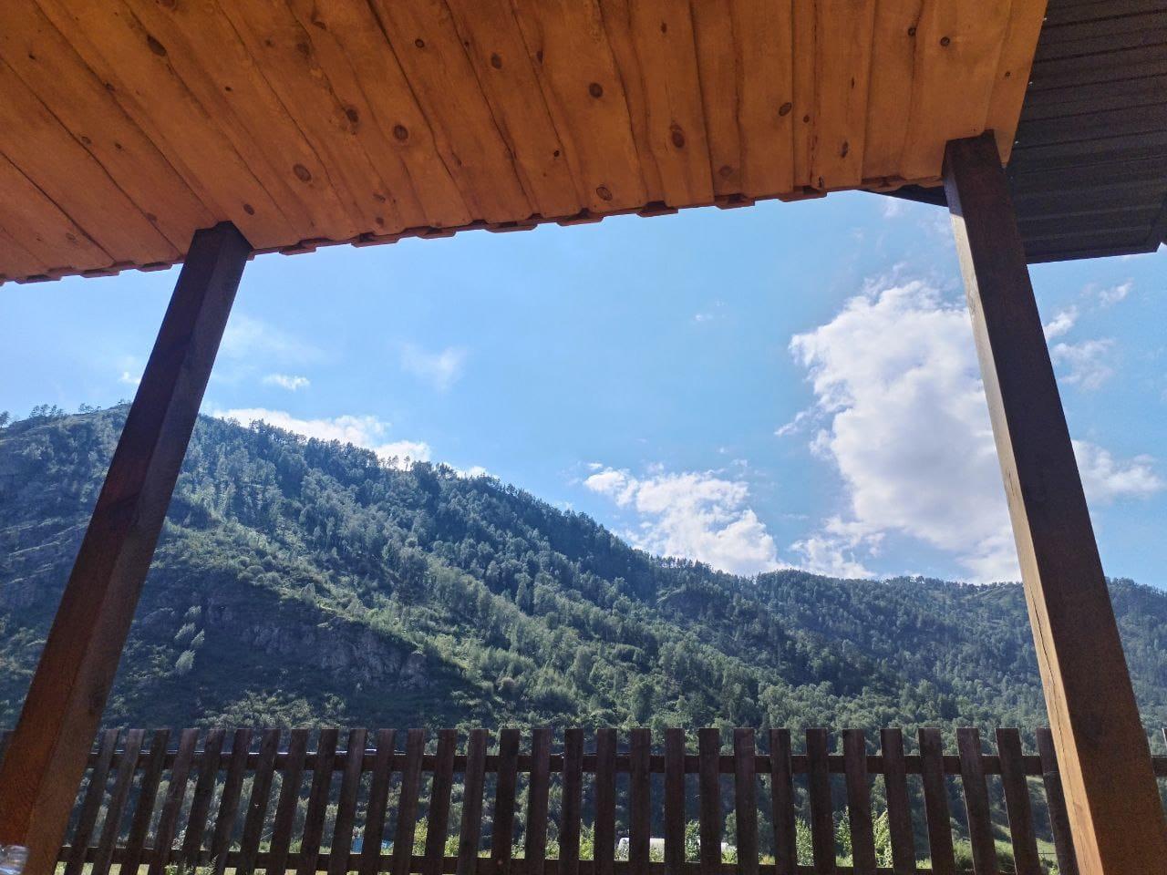 Вид на горы с террасы дома Стандарт