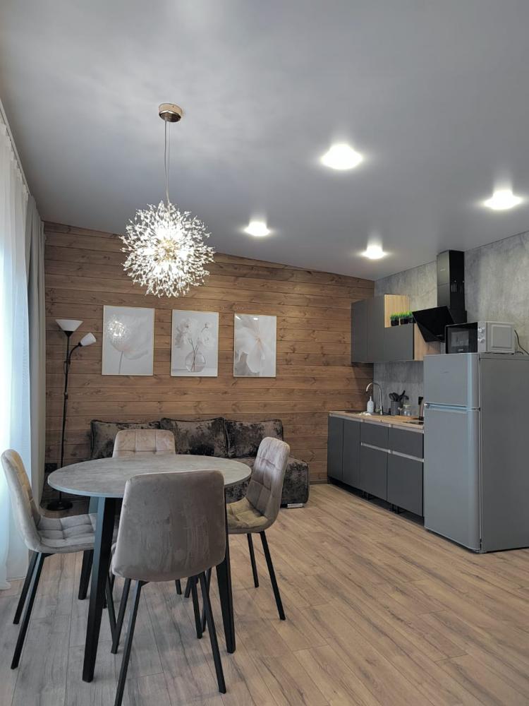 Люкс №5 трехкомнатный с кухней