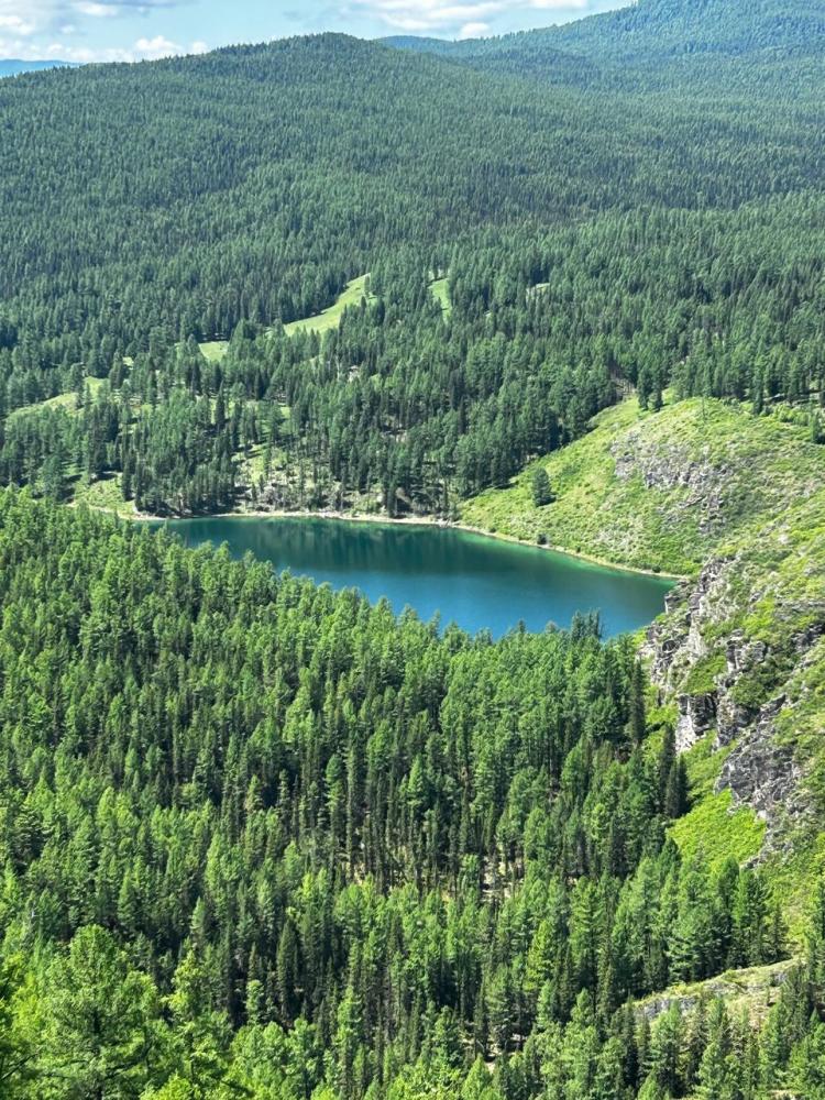 Экскурсия на Кату-Ярык из Акташа озеро видно с перевала