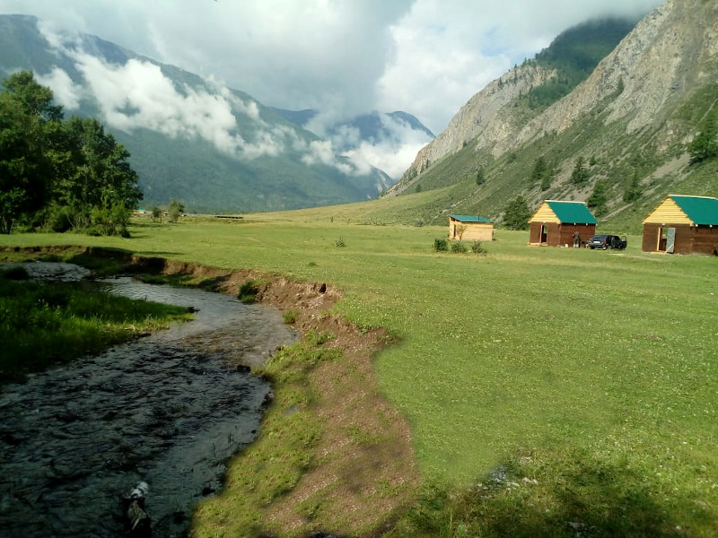 База у реки Алтай Чибит
