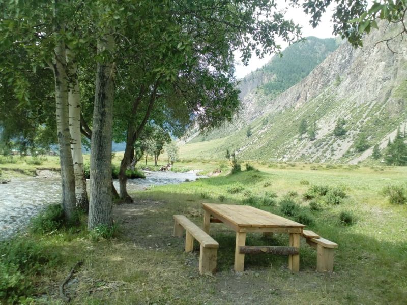 База у реки Алтай Чибит