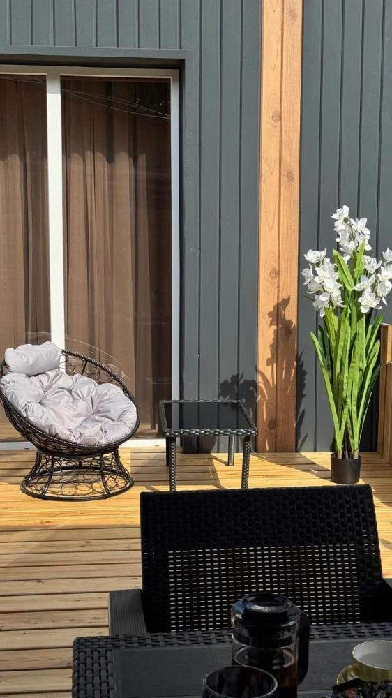 Номер благоустроенный с двуспальной кроватью и диваном