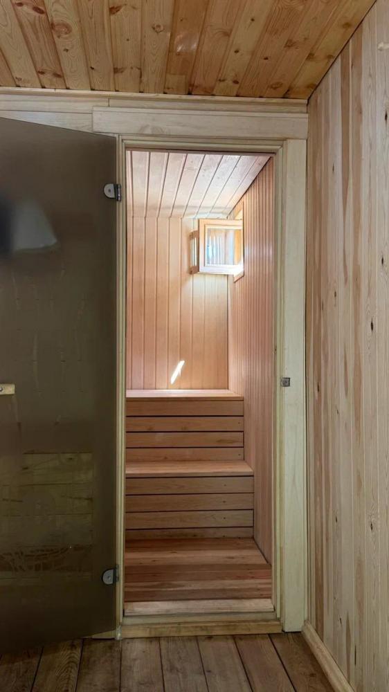 Баня у реки на Алтае