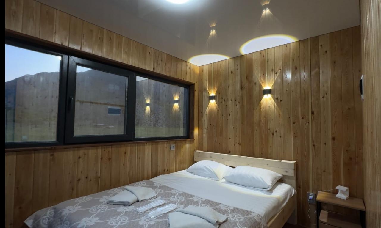 Модульный дом в горах Алтая у слияния Чуи и Катуни