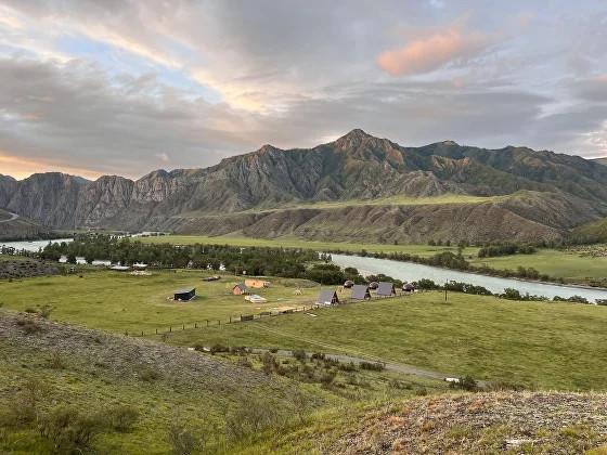 База отдыха "Олимп"  на Алтае у реки Катунь рядом с Инегень