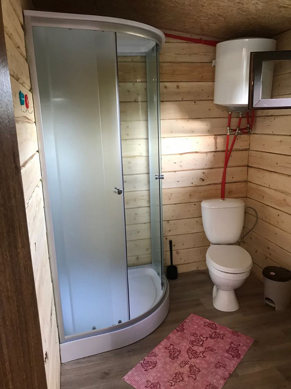 Домик №3, №4 с верандой у ручья