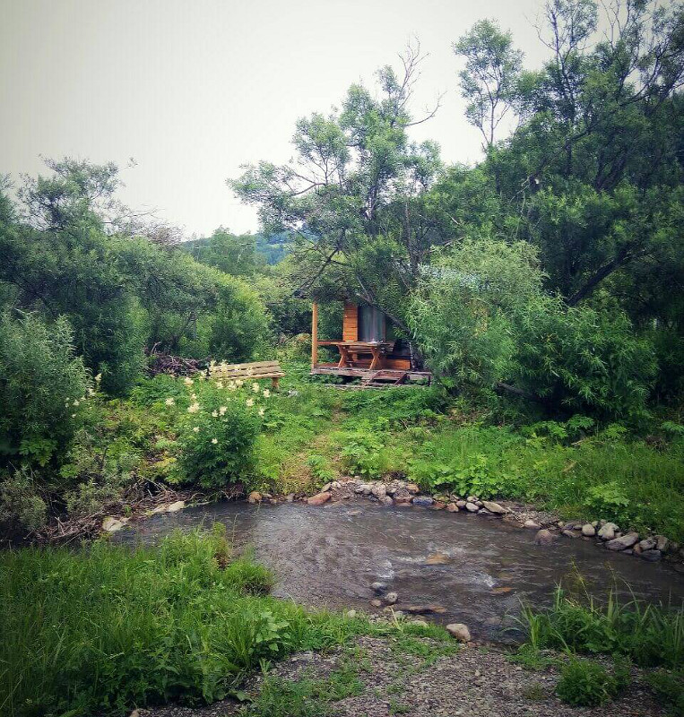 Домик №3, №4 с верандой у ручья