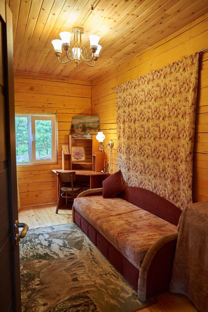 Снять коттедж посуточно в Горном Алтае для большой компании