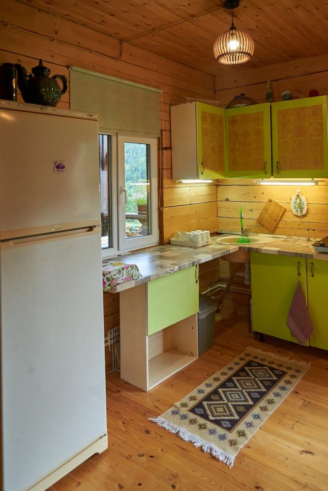 Снять коттедж посуточно в Горном Алтае для большой компании