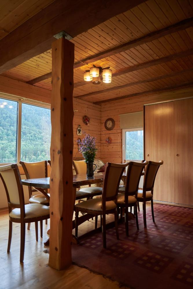 Снять коттедж посуточно в Горном Алтае для большой компании