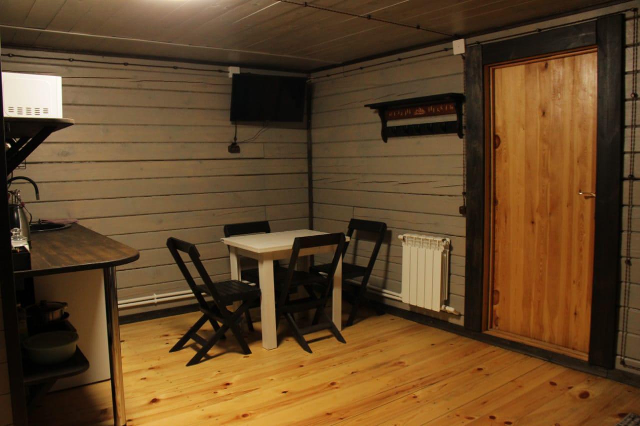 Кухонная зона в 4-х местном доме