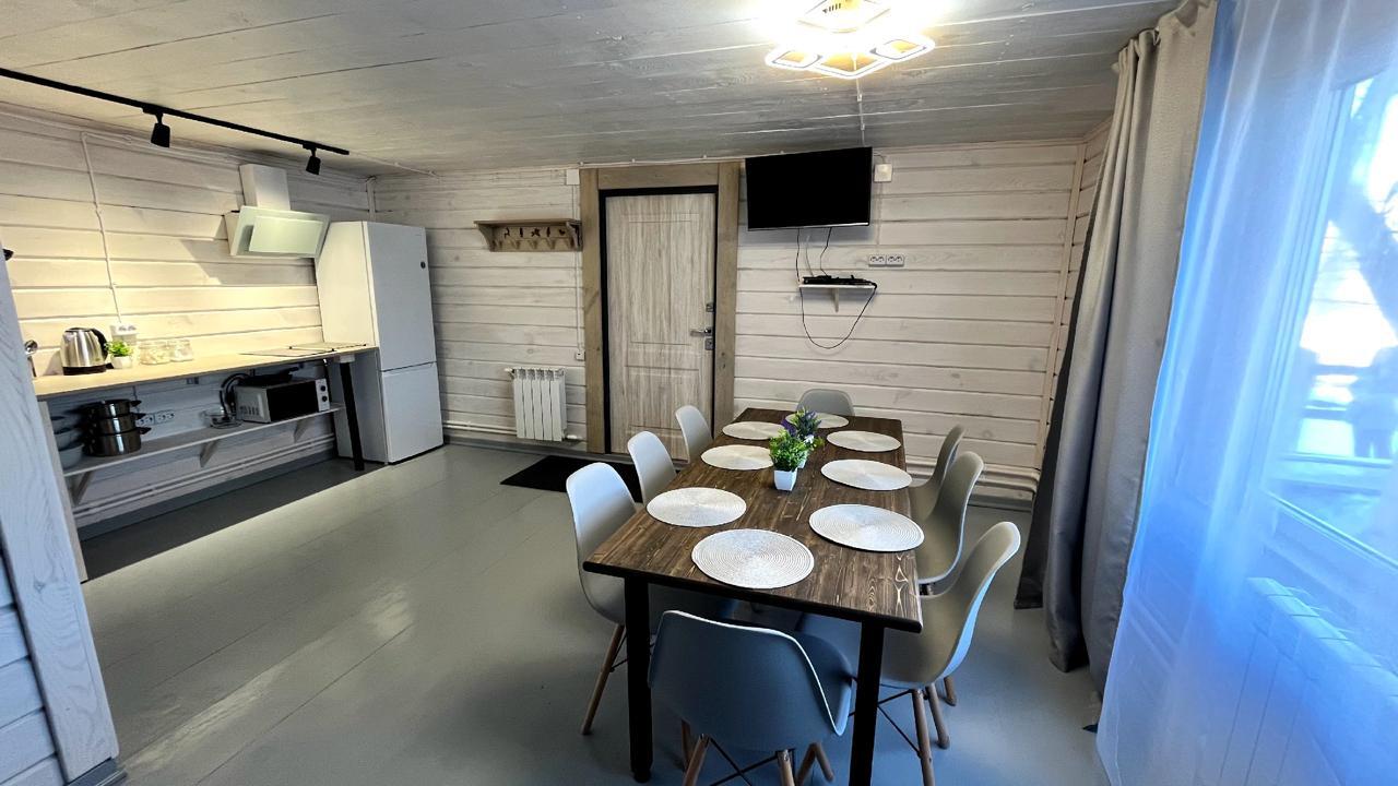 Кухонная зона в 2-х этажном доме