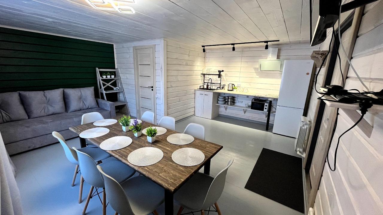 Кухонная зона в 2-х этажном доме