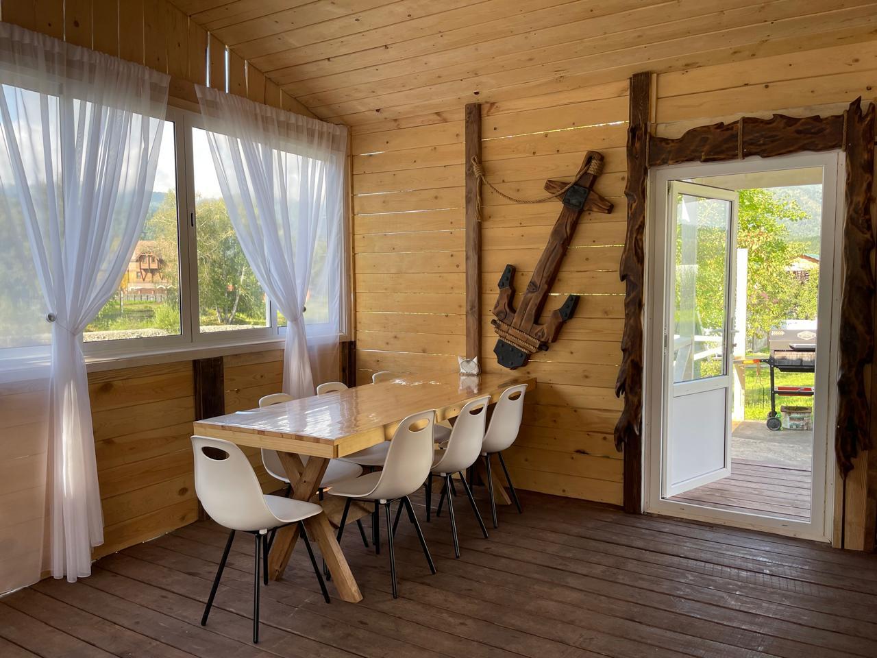 Беседка у реки Чемал