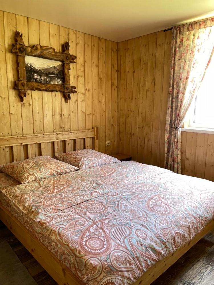 Шале у реки Чемал 