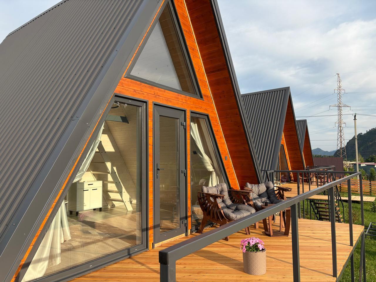 Гостевые дома Менжелик на Алтае в Чемальском районе