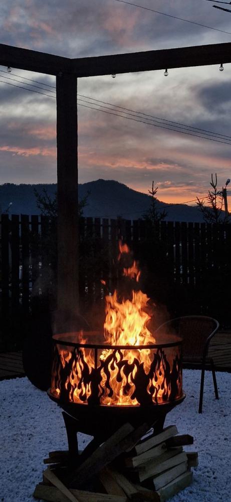 Место для костра на территории "Горный LOFT" на Алтае