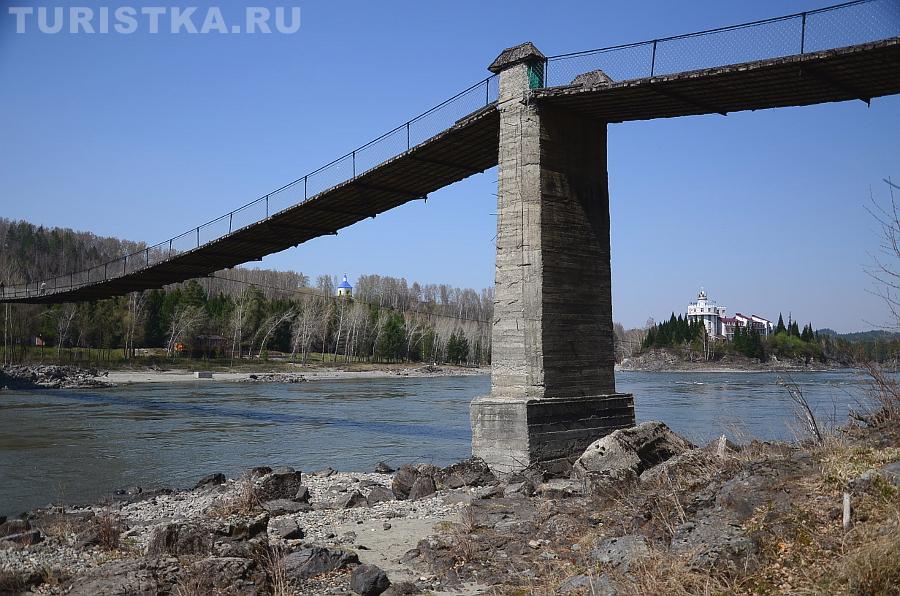 Вид на пешеходный Айский мост
