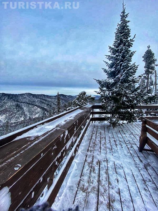 На средней станции подъемника