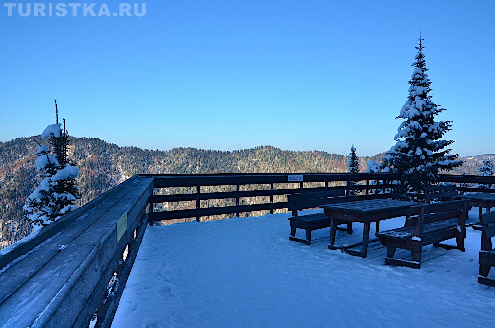Обзорная площадка на средней станции подъемника