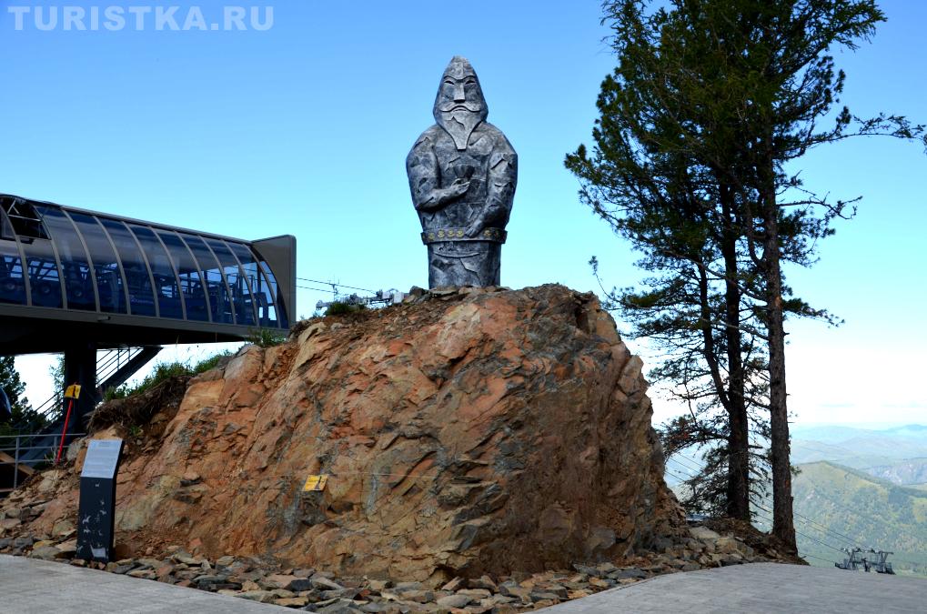 Скульптура Кезер таш баатыр Когудей-Мерген - богатыря Когудей-Мергена из Алтайского героического эпоса