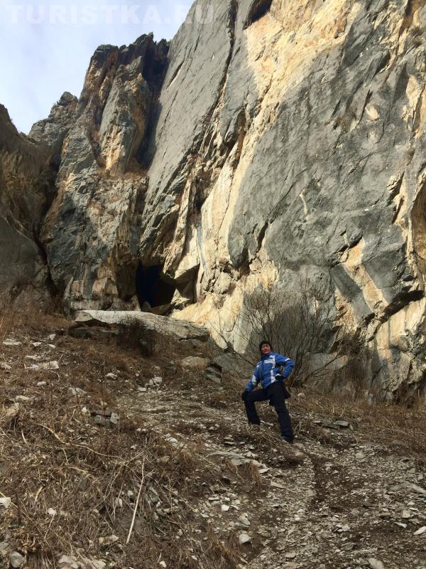 Пещера шамана в Долине горных духов