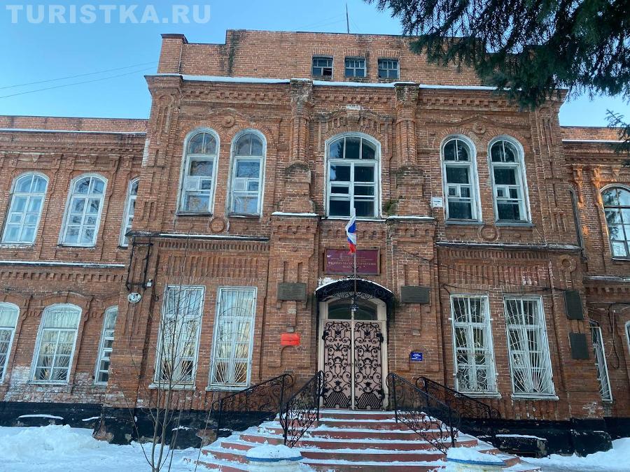 Здание бывшей Николаевской женской гимназии. Сейчас Алтайский государственный гуманитарно-педагогический университет им. В.М. Шукшина