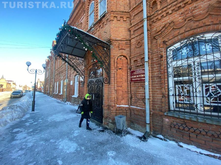 Бывшее Общественное городское собрание. Сейчас Дом детского творчества