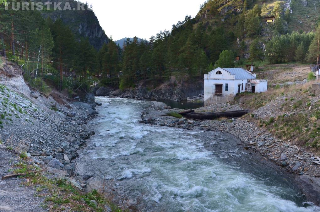 Река Чемал около Чемальской ГЭС