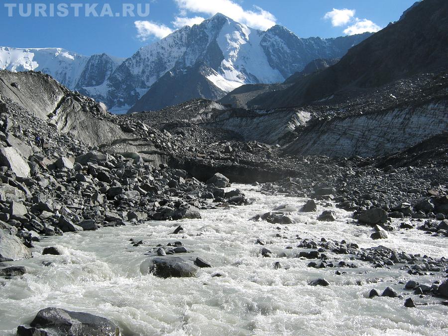 Аккемский ледник и исток реки Ак-Кем