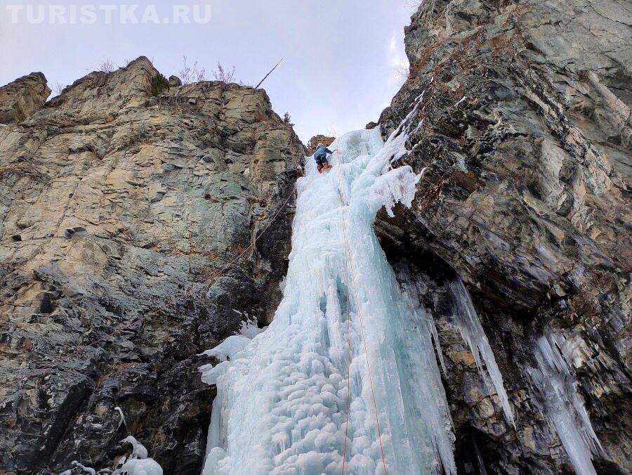 Второй каскад, вертикальная стена льда