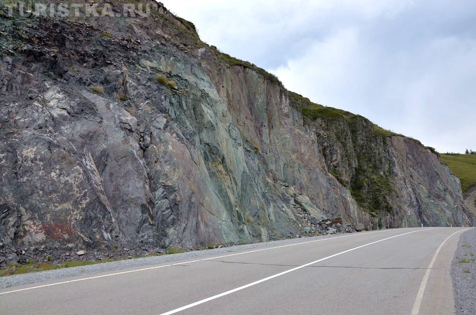 Дорога вдоль реки Урсул