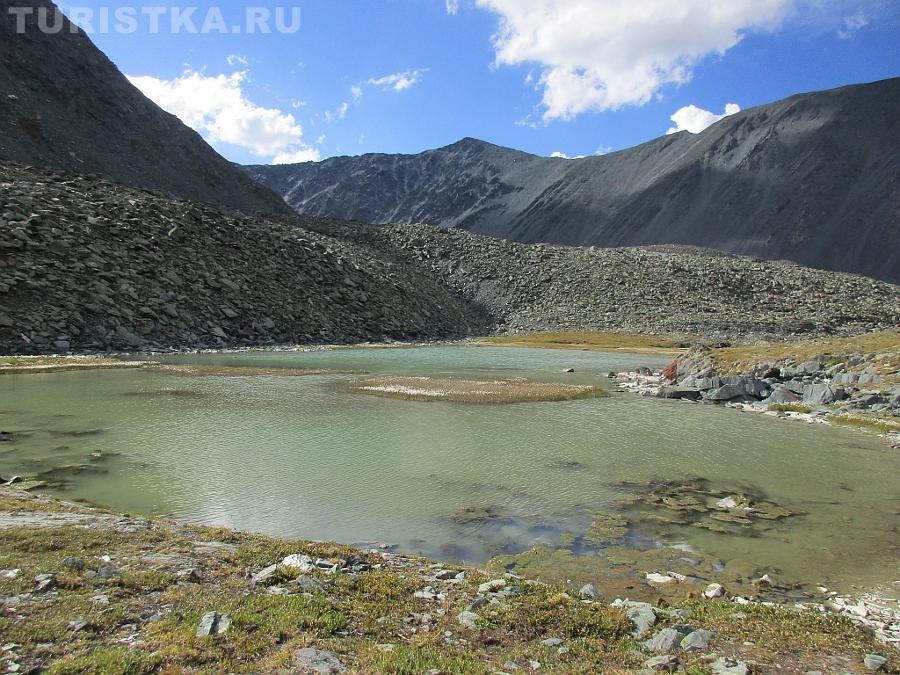Озеро с островками
