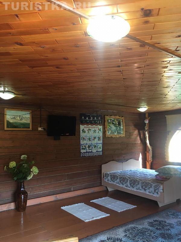 Каминный зал на 1 этаже дома