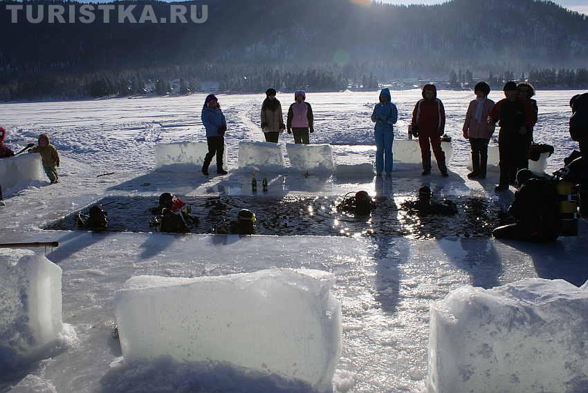 Дайверы на Телецком озере