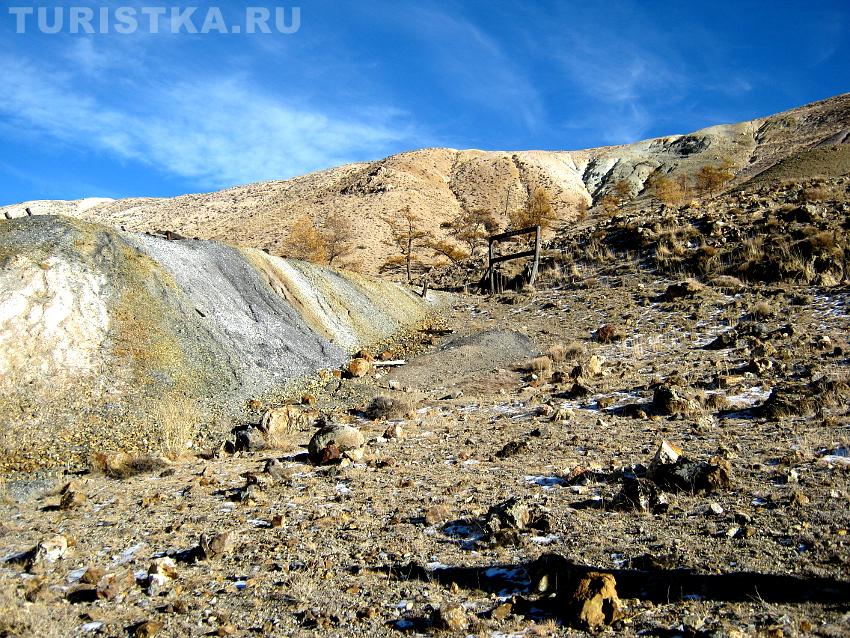 Отвалы штольни №1 и вход